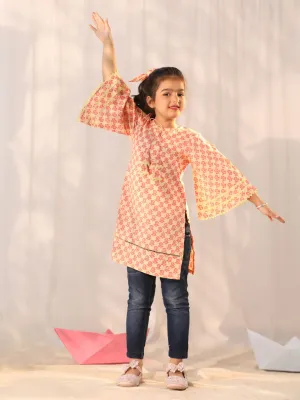 Jashvi Girls' Peach Cotton Printed Kurta