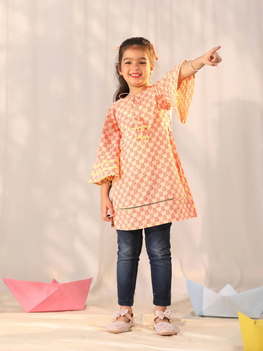 Jashvi Girls' Peach Cotton Printed Kurta
